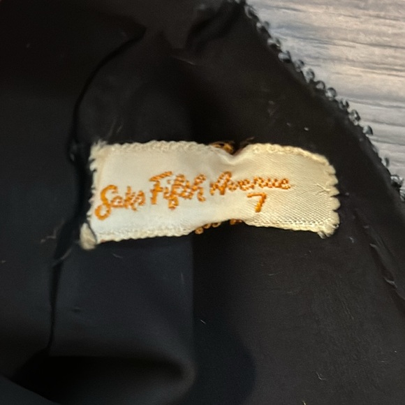 Vintage Saks Fifth Avenue Black Beaded Small Bows Dramatic Slender Elbow Gloves - Picture 5 of 14